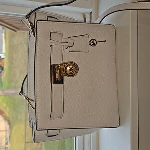 EUC Michael kors white cross body